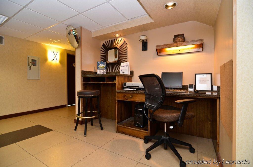 Baymont By Wyndham Westampton Hotel Facilities photo