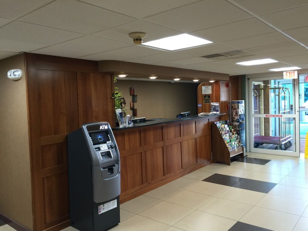 Baymont By Wyndham Westampton Hotel Exterior photo